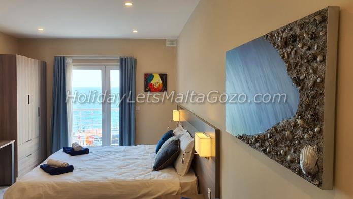 Holiday Let Malta Bugibba Apartment bay square no1.