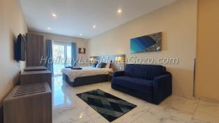 Holiday Let Malta Bugibba Apartment bay square no3.