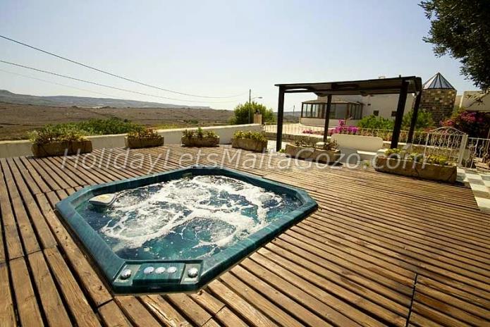 Holiday Let Malta Mgarr Villa/Farmhouse with Pool farmhouse tal-magna