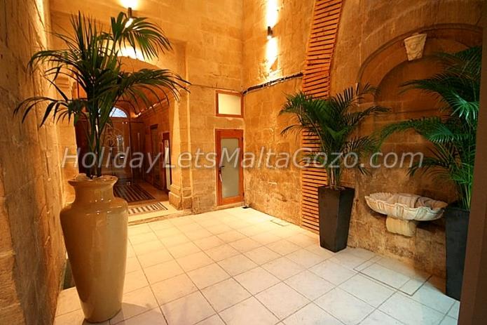 Holiday Let Malta Valletta Apartment old mint no1